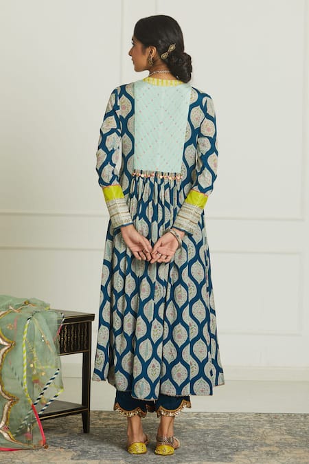 Shop Rajiramniq Blue Organza, Crepe, Modal Satin V Neck Embroidered Panelled Kurta Set at Aza Fashions Shop_Rajiramniq_Blue Organza, Crepe, Modal Satin V Neck Embroidered Panelled Kurta Set _at_Aza_Fashions