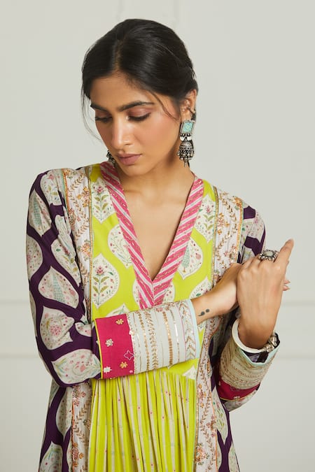 Shop Rajiramniq Purple Organza, Crepe, Modal Satin V Neck Embroidered Panelled Kurta Set Online at Aza Fashions Shop_Rajiramniq_Purple Organza, Crepe, Modal Satin V Neck Embroidered Panelled Kurta Set _Online_at_Aza_Fashions