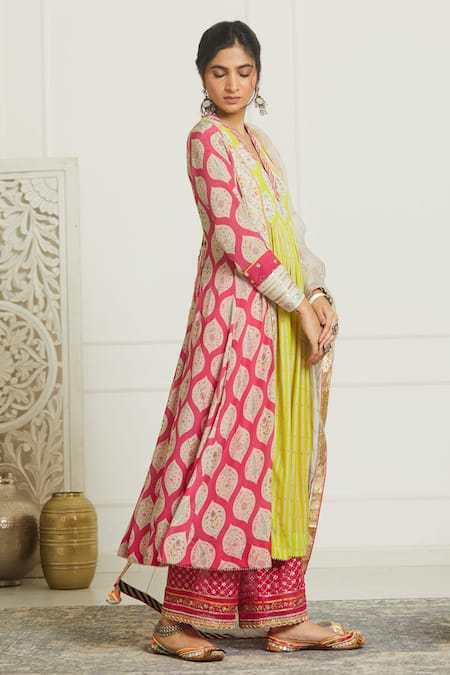 Rajiramniq Green Organza, Crepe, Modal Satin V Neck Embroidered Panelled Kurta Set Online at Aza Fashions Rajiramniq_Green Organza, Crepe, Modal Satin V Neck Embroidered Panelled Kurta Set _Online_at_Aza_Fashions