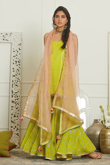 Shop Rajiramniq Green Silk Embroidery Scoop Neck Sequin Kurta Set at Aza Fashions Shop_Rajiramniq_Green Silk Embroidery Scoop Neck Sequin Kurta Set _at_Aza_Fashions