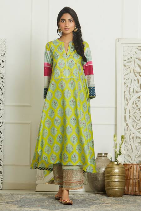 Buy Rajiramniq Green Silk, Organza, Modal Satin Mandarin Collar Printed Kurta Set Online at Aza Fashions Buy_Rajiramniq_Green Silk, Organza, Modal Satin Mandarin Collar Printed Kurta Set _Online_at_Aza_Fashions