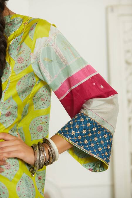 Shop Rajiramniq Green Silk, Organza, Modal Satin Mandarin Collar Printed Kurta Set Online at Aza Fashions Shop_Rajiramniq_Green Silk, Organza, Modal Satin Mandarin Collar Printed Kurta Set _Online_at_Aza_Fashions