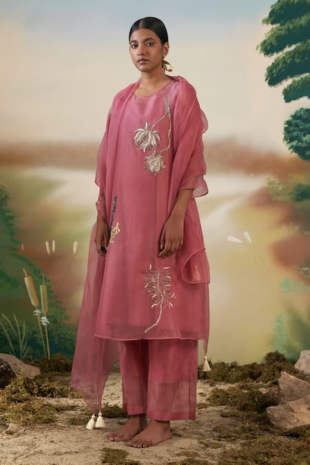Febo6 Pink Silk Organza Floral, Zari Round Embroidered Kurta Set 