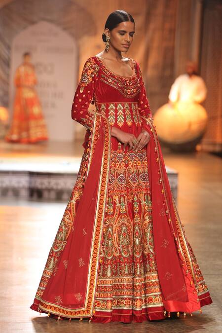 Reynu Taandon_Maroon Floral Embroidered Anarkali Gown_Online_at_Aza_Fashions