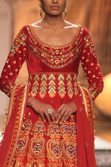 Buy_Reynu Taandon_Maroon Floral Embroidered Anarkali Gown_Online_at_Aza_Fashions