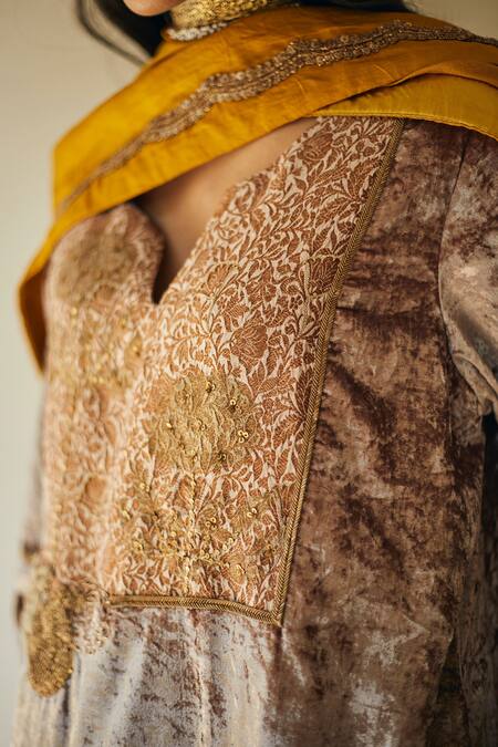 Buy_Shorshe Clothing_Cream Silk And Velvet Notched Kurta & Pant Set_Online_at_Aza_Fashions