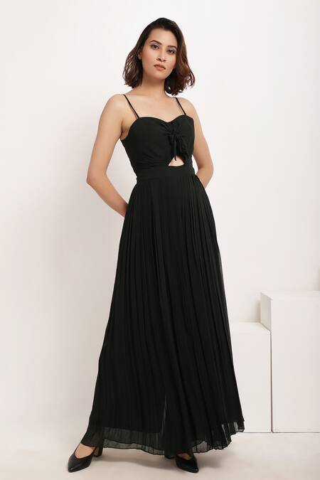 Ranng Label_Green Viscose Georgette Sweetheart Neck Pleated Jumpsuit _Online_at_Aza_Fashions