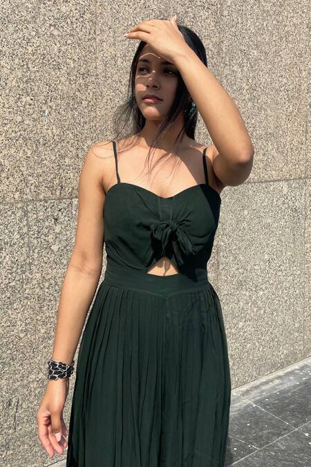 Shop Ranng Label Green Viscose Georgette Sweetheart Neck Pleated Jumpsuit Online at Aza Fashions Shop_Ranng Label_Green Viscose Georgette Sweetheart Neck Pleated Jumpsuit _Online_at_Aza_Fashions