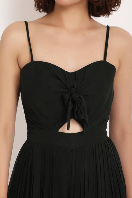 Ranng Label_Green Viscose Georgette Sweetheart Neck Pleated Jumpsuit _at_Aza_Fashions