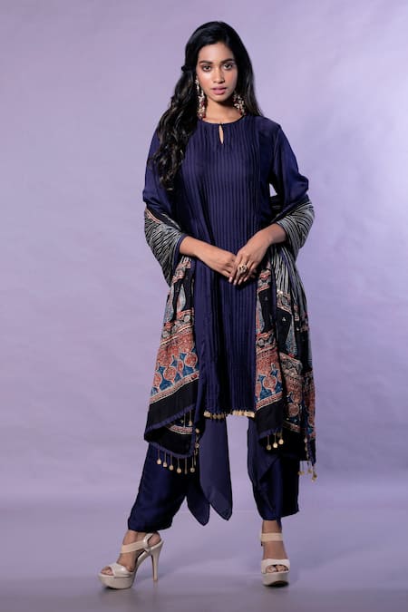 PRAHNAAYA Satin Asymmetric Kurta Set 