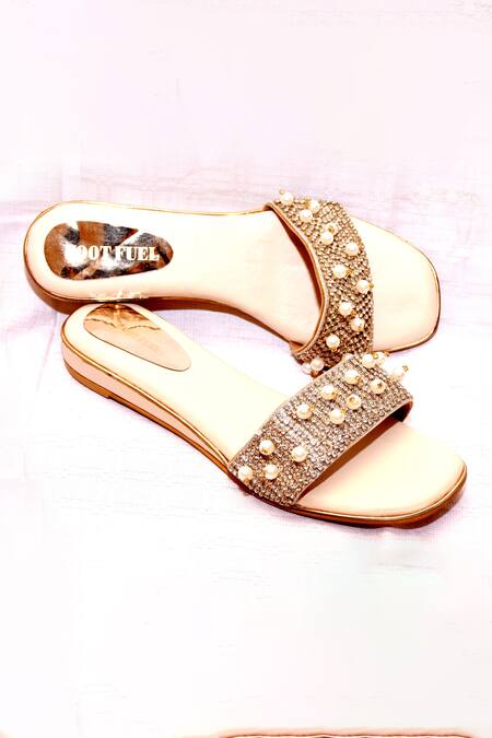 Foot Fuel Mere Naina Embellished Flats 