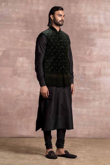 Tarun Tahiliani Green Bundi- Cotton Suede, Churidar-poplin Lycra, Kurta - Spun Silk And Set Online at Aza Fashions Tarun Tahiliani_Green Bundi- Cotton Suede, Churidar-poplin Lycra, Kurta - Spun Silk And Set_Online_at_Aza_Fashions
