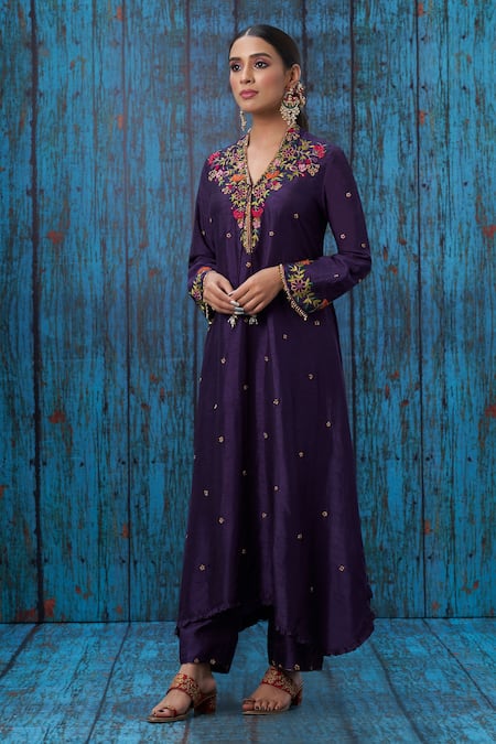 Label Niti Bothra Purple Silk Floral V Neck Embroidered Kurta And Palazzo Set Online at Aza Fashions Label Niti Bothra_Purple Silk Floral V Neck Embroidered Kurta And Palazzo Set _Online_at_Aza_Fashions