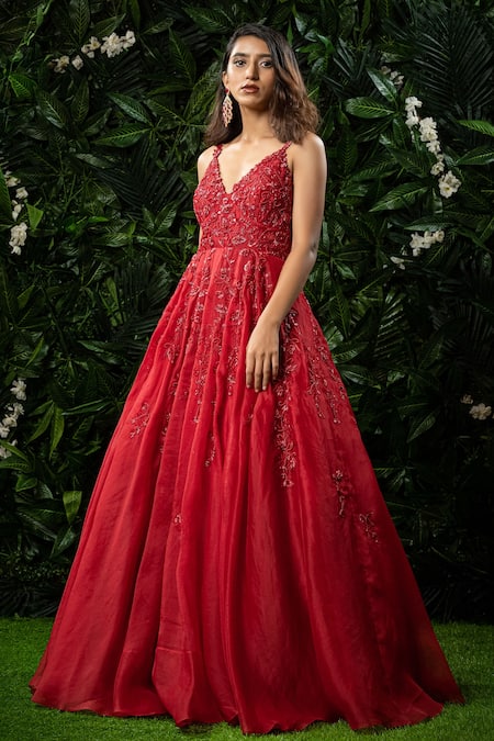 Unveil 179+ red gown for women best