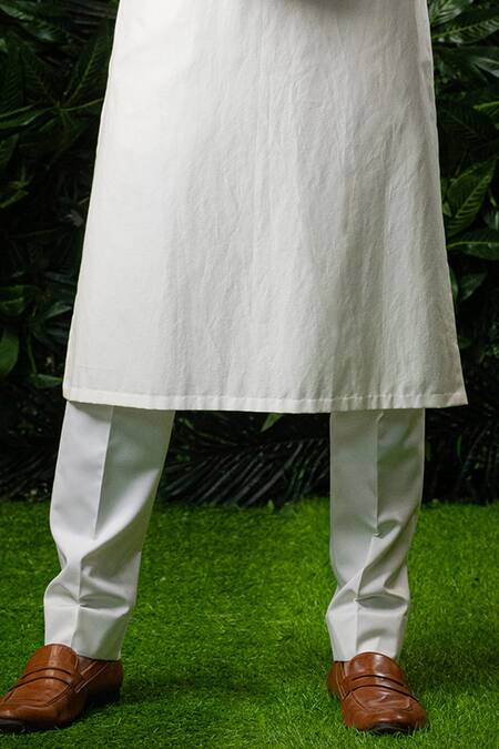 Shop Mirroir White Cotton Silk, Poly Blend, Suiting Asymmetric Bundi And Kurta Set Online at Aza Fashions Shop_Mirroir_White Cotton Silk, Poly Blend, Suiting Asymmetric Bundi And Kurta Set _Online_at_Aza_Fashions