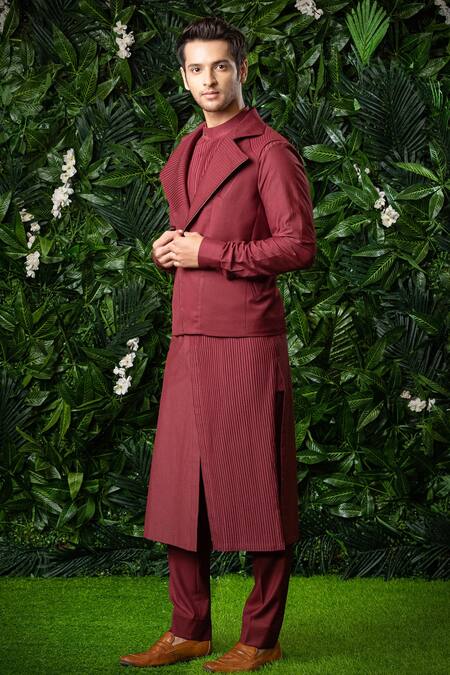 Mirroir Maroon Cotton Silk, Poly Blend, Suiting Zipper Bundi And Kurta Set 