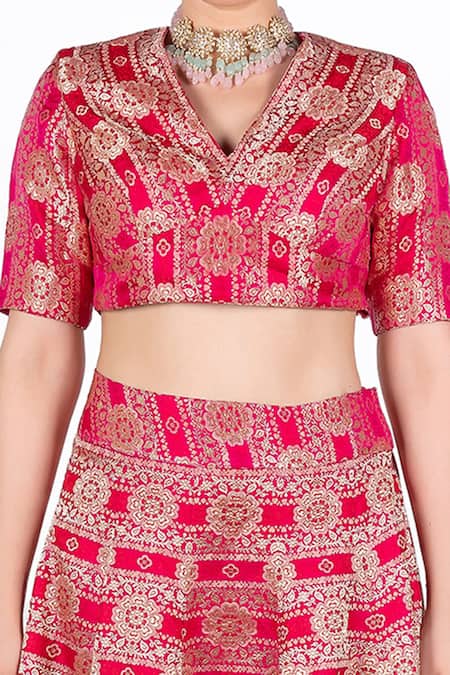 Mimamsaa_Pink Jamawar Satin Silk-brocade Woven Floral Motifs V Leela Bridal Lehenga Set_at_Aza_Fashions