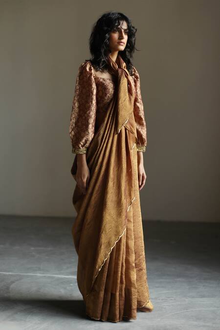 Mimamsaa_Brown Tissue Silk Woven And Sequins Olivia Scallop Hem Textured Saree _Online_at_Aza_Fashions