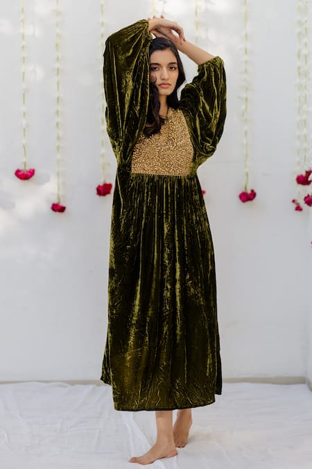 Green velvet embroidered outlet dress