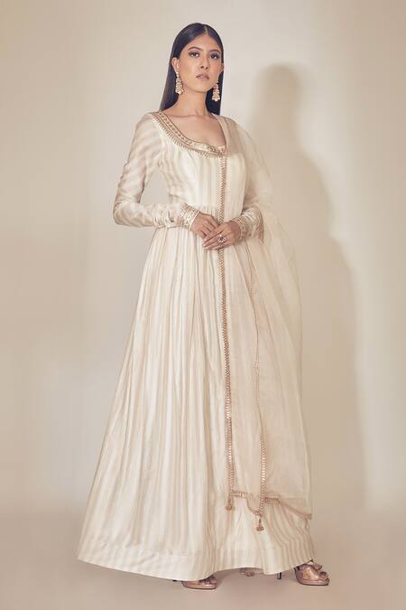 Premya By Manishii White Chanderi Round Anarkali With Dupatta Online at Aza Fashions Premya By Manishii_White Chanderi Round Anarkali With Dupatta _Online_at_Aza_Fashions