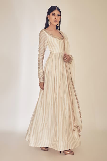 Shop Premya By Manishii White Chanderi Round Anarkali With Dupatta at Aza Fashions Shop_Premya By Manishii_White Chanderi Round Anarkali With Dupatta _at_Aza_Fashions