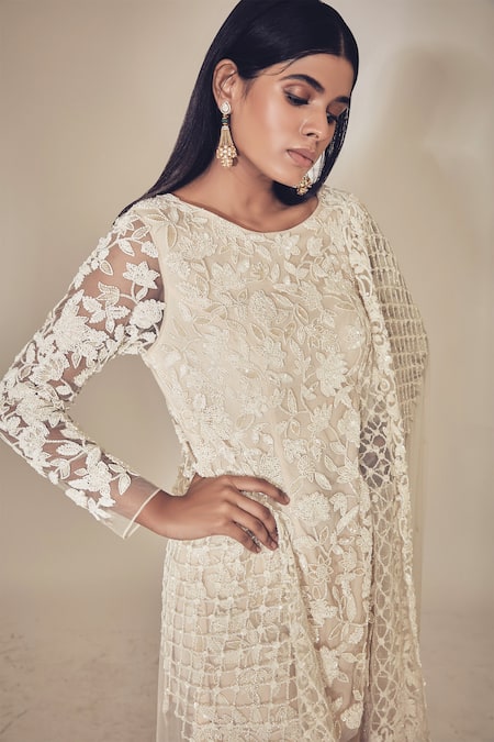 Buy_Premya By Manishii_White Tulle, Georgette Round Embroidered Kurta Set _Online_at_Aza_Fashions
