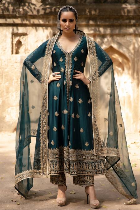 Megha & Jigar_Green Organza, Chanderi V Neck Embroidered Kurta And Pant Set_Online_at_Aza_Fashions