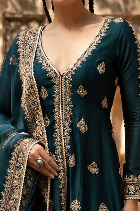 Megha & Jigar_Green Organza, Chanderi V Neck Embroidered Kurta And Pant Set_at_Aza_Fashions