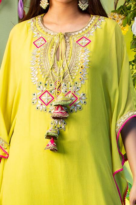 Miku Kumar Green Georgette Round Embroidered Kurta And Palazzo Pant Set at Aza Fashions Miku Kumar_Green Georgette Round Embroidered Kurta And Palazzo Pant Set _at_Aza_Fashions