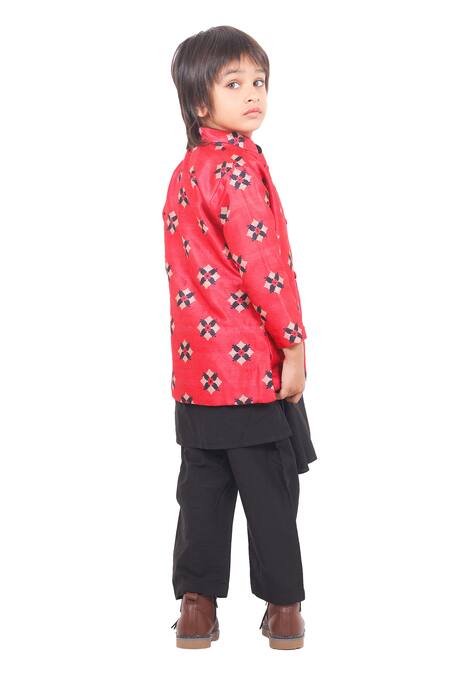 Buy Maaikid Red Cotton, Silk Geometric Printed Bundi And Kurta Set Online at Aza Fashions Buy_Maaikid_Red Cotton, Silk Geometric Printed Bundi And Kurta Set _Online_at_Aza_Fashions