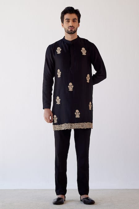 Devnaagri Dori Embrioidered Kurta Set 