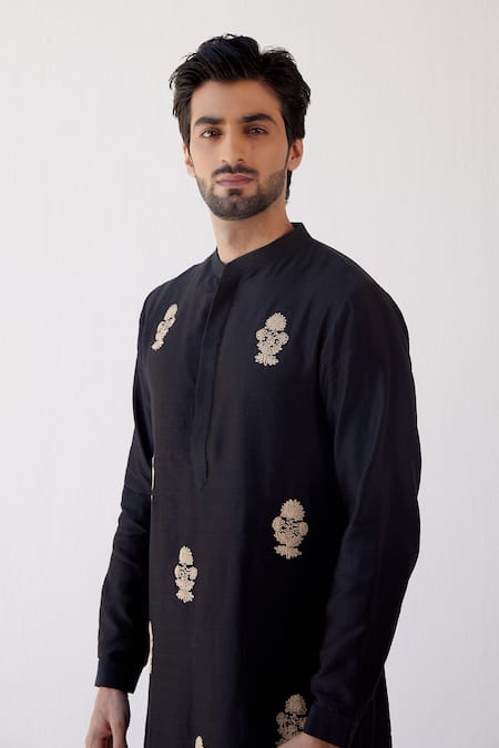 Buy_Devnaagri_Black Chanderi And Cotton Silk Blend Dori Embrioidered Kurta Set _Online_at_Aza_Fashions