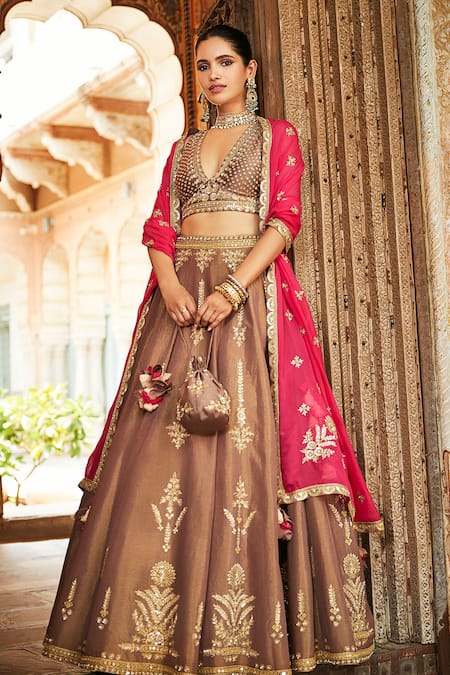 Taffeta Silk Embroidered Bridal Semi-Stitched Maroon Truly Traditional  Lehenga Choli with Dupatta For Women in Mumbai at best price by Aanya -  Justdial