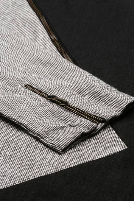 Mayank Modi - Men Black Silk Cotton Colorblock Kurta Set at Aza Fashions Mayank Modi - Men_Black Silk Cotton Colorblock Kurta Set _at_Aza_Fashions