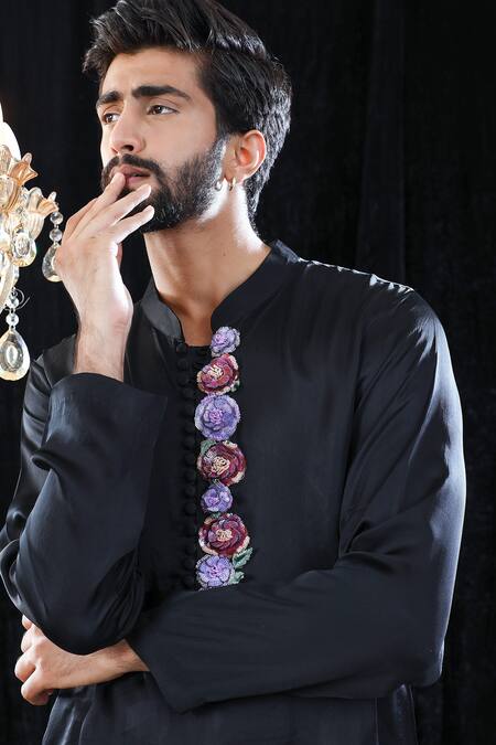 Mahima Mahajan_Black Satin Organza, Glace Cotton Floral Clement Leon Mandarin Collar Kurta Set _Online_at_Aza_Fashions