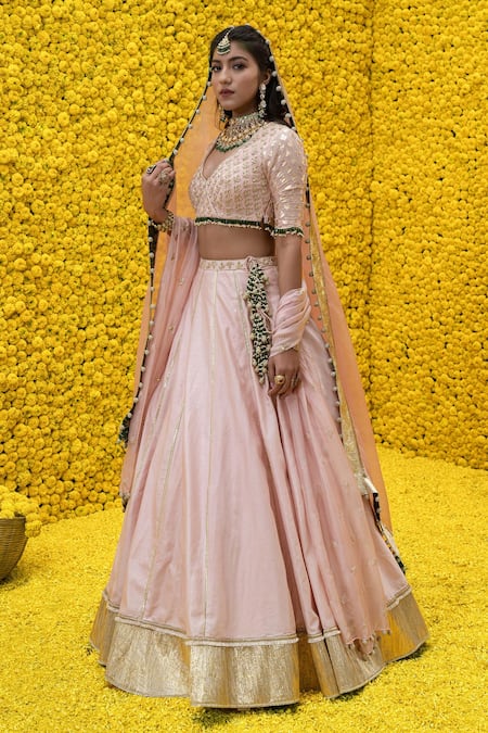 Mahima Mahajan_Peach Organza, Shantoon, Banarasi Chanderi Floral V Ehsaas Bridal Lehenga Set _Online_at_Aza_Fashions