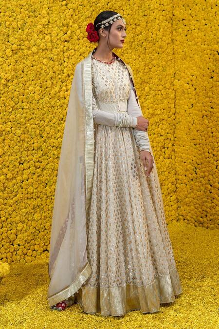 Mahima Mahajan Green Organza, Shantoon, Banarasi Chanderi Floral Sadia Anarkali With Dupatta Online at Aza Fashions Mahima Mahajan_Green Organza, Shantoon, Banarasi Chanderi Floral Sadia Anarkali With Dupatta _Online_at_Aza_Fashions