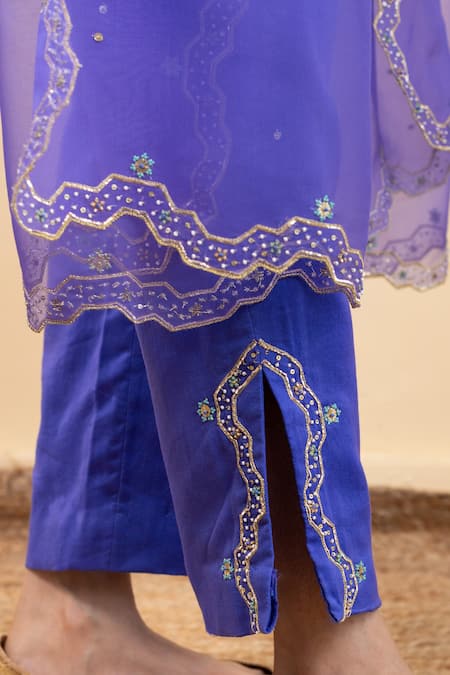 Pita Nila_Purple Chanderi, Silk Organza Beads, Embroidery V-neck Isla Kurta Set _at_Aza_Fashions