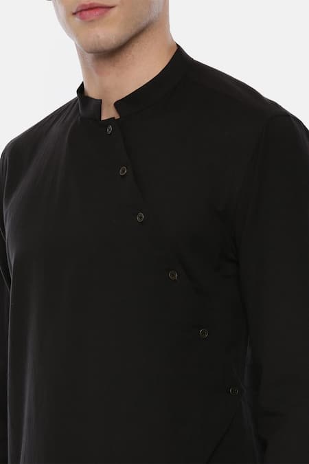 Mayank Modi - Men Black 100% Cotton Asymmetric Kurta at Aza Fashions Mayank Modi - Men_Black 100% Cotton Asymmetric Kurta _at_Aza_Fashions