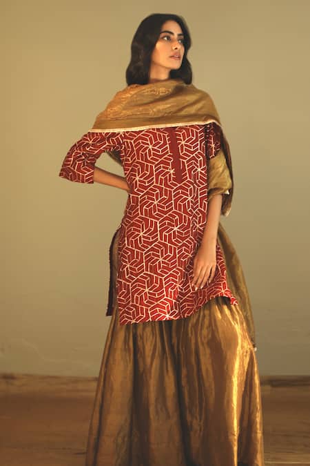 Shop Shorshe Clothing Gold Gota Chanderi, Handloom Tissue Mandarin Collar Embroidered Kurta Set at Aza Fashions Shop_Shorshe Clothing_Gold Gota Chanderi, Handloom Tissue Mandarin Collar Embroidered Kurta Set_at_Aza_Fashions