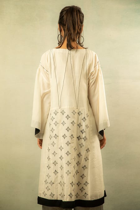 Shop Ibai White Handwoven Mulbery Silk Boat Tunic Online at Aza Fashions Shop_Ibai_White Handwoven Mulbery Silk Boat Tunic _Online_at_Aza_Fashions