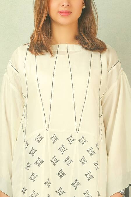Ibai White Handwoven Mulbery Silk Boat Tunic at Aza Fashions Ibai_White Handwoven Mulbery Silk Boat Tunic _at_Aza_Fashions