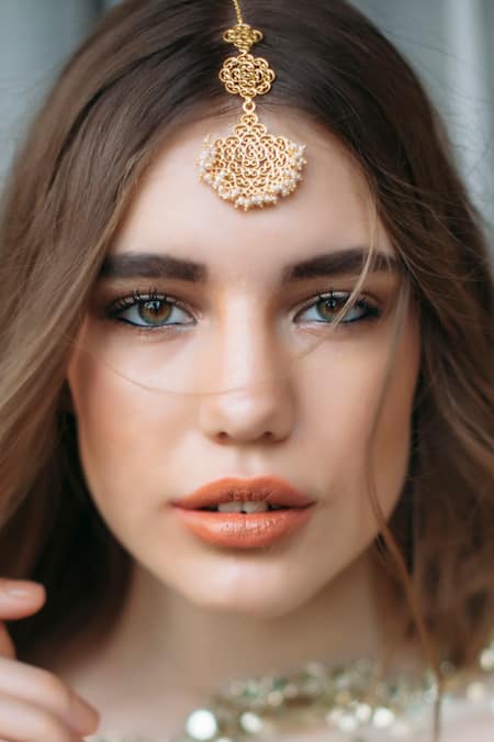 Shop Zariin Gold Plated Filigree Maangtikka at Aza Fashions Shop_Zariin_Gold Plated Filigree Maangtikka _at_Aza_Fashions