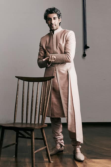 Shantnu Nikhil Pink Tusser Georgette Draped Sherwani 