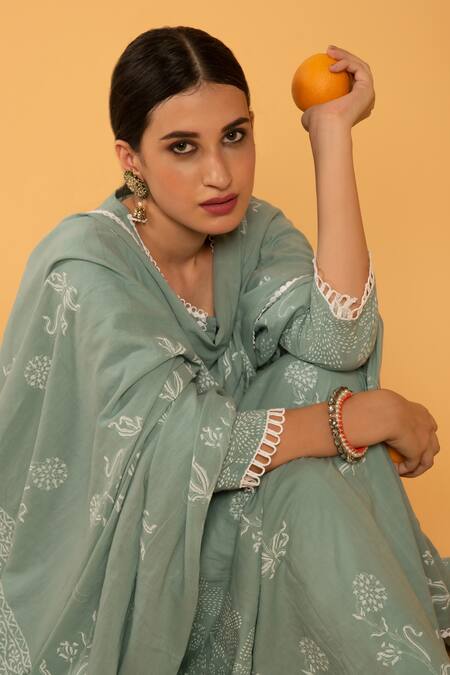 Shop Maison Shefali Green , Round Printed Anarkali Set Online at Aza Fashions Shop_Maison Shefali_Green , Round Printed Anarkali Set _Online_at_Aza_Fashions