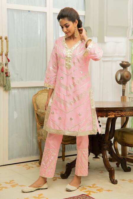 Maison Shefali Pink Chanderi Pant Cotton Silk Embroidery V Neck Kurta And Set Online at Aza Fashions Maison Shefali_Pink Chanderi Pant Cotton Silk Embroidery V Neck Kurta And Set _Online_at_Aza_Fashions