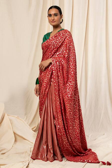 Buy_Masaba_Maroon Crepe Foil Print Saree _Online_at_Aza_Fashions
