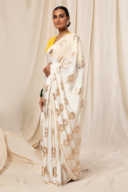 Trending Designs georgette print white saree with blouse pcs