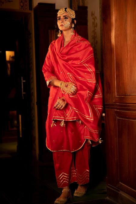 Buy_Maison Shefali_Red Chanderi , Cotton , Muslin Gota Patti, Pittan Work Kurta Set _Online_at_Aza_Fashions