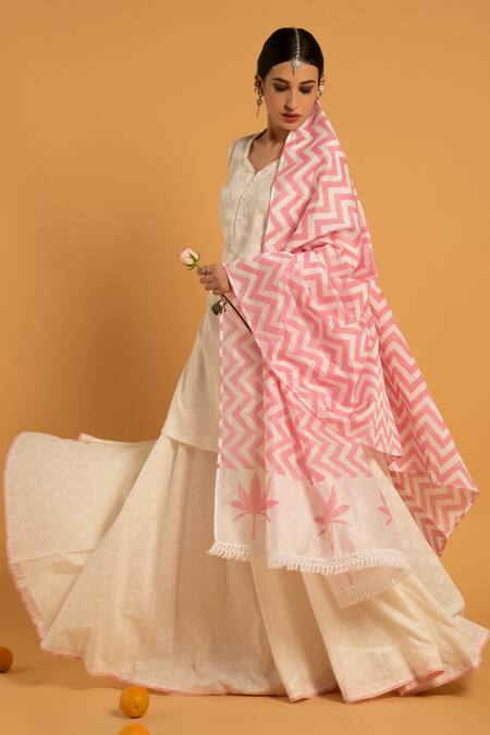 Buy_Maison Shefali_White , Chanderi V Neck Floral Print Kurta Set_Online_at_Aza_Fashions